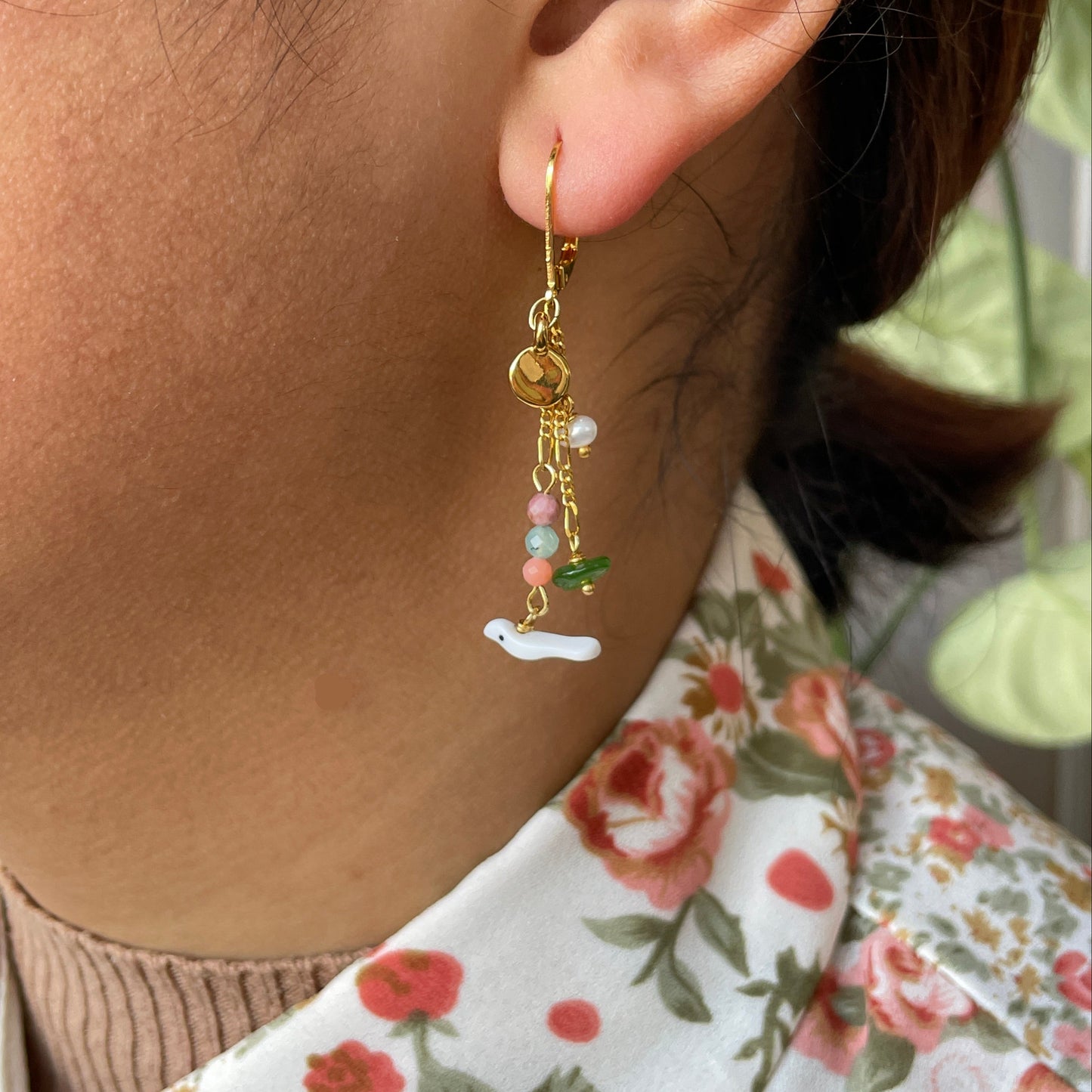 Nona oorbellen met semi-precious stones wit