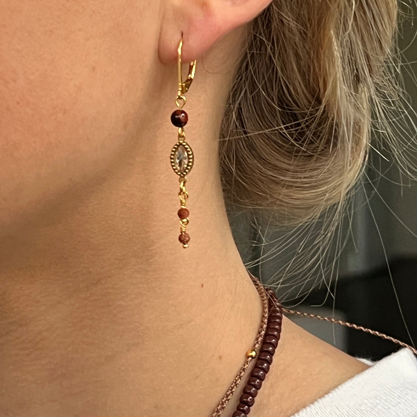 Nona oorbellen met semi-precious steentjes