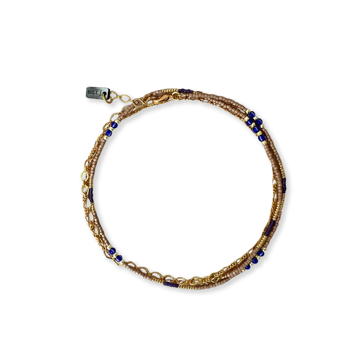 Armbandje of ketting met kleine kraaltje en half edelsteentjes