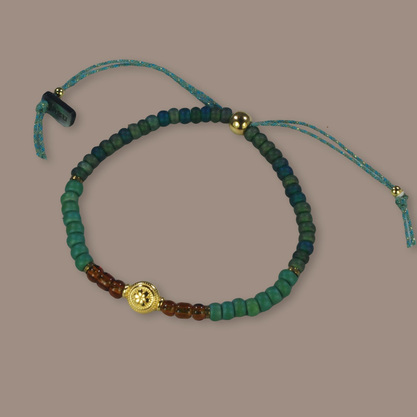 Handgemaakte armbanden met Afrikaanse kralen