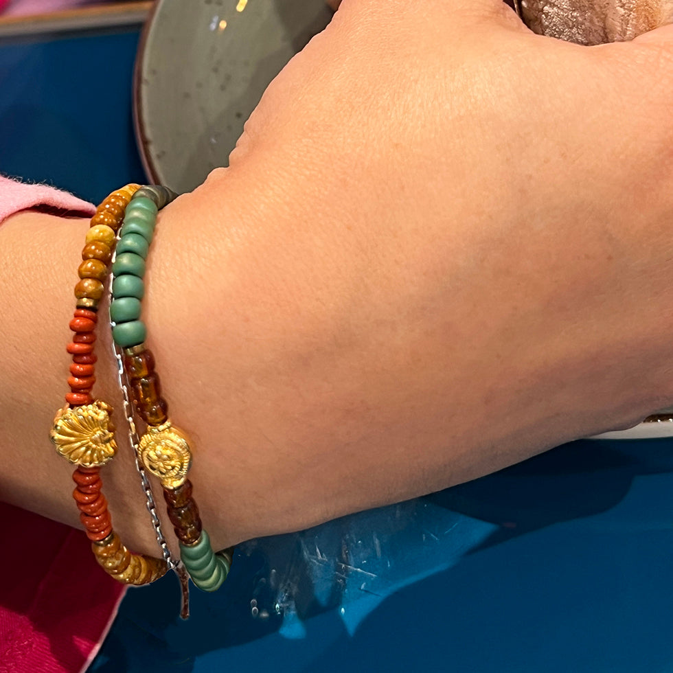 Handgemaakte armbanden met Afrikaanse kralen