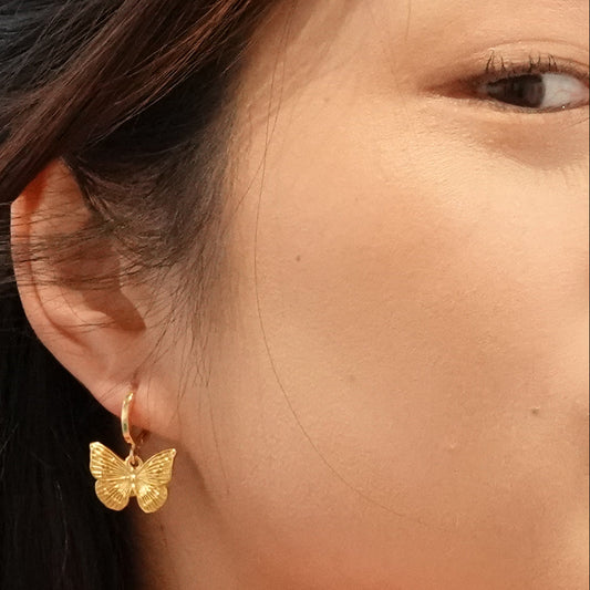 Ella Ohrringe, vergoldet mit Charm 25-30 mm