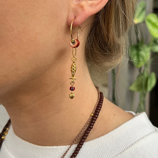 Nona oorbellen met gold plated charm en kralen