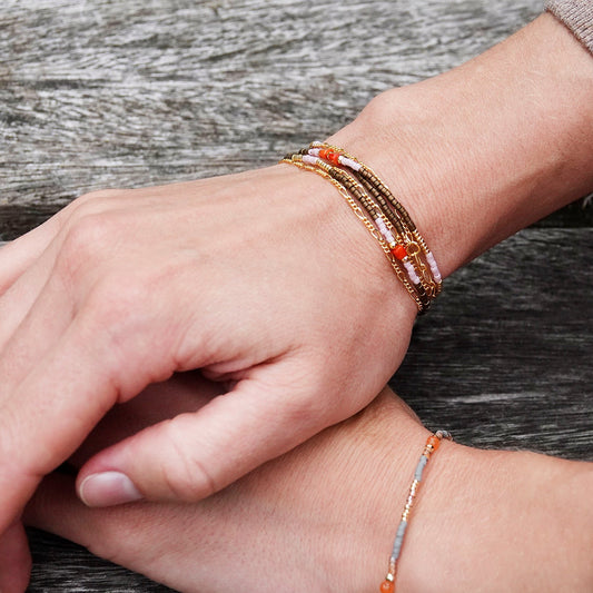 Armband oder Halskette mit kleiner Perle und Halbedelsteinen