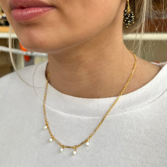 Nona Ohrringe mit Halbedelsteinen